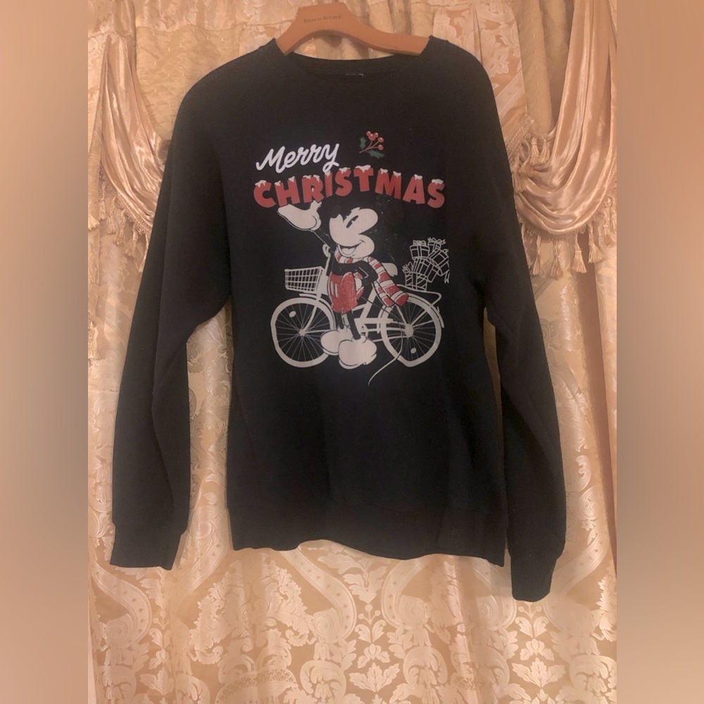 Disney Merry Christmas Mickey Mouse sweatshirt